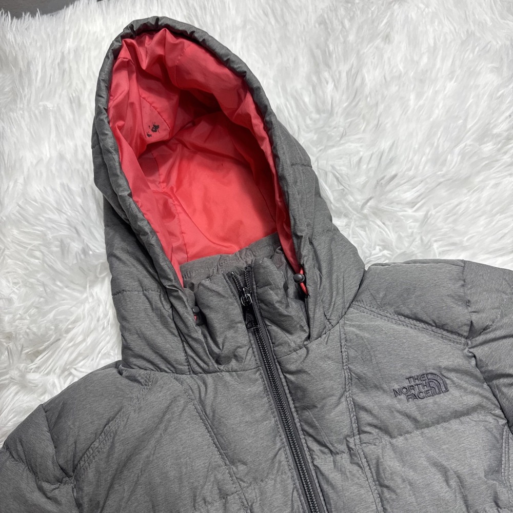 The North Face 550 Down Puffer Jacket Women's Small Gray Hooded‎ Winter Quilted